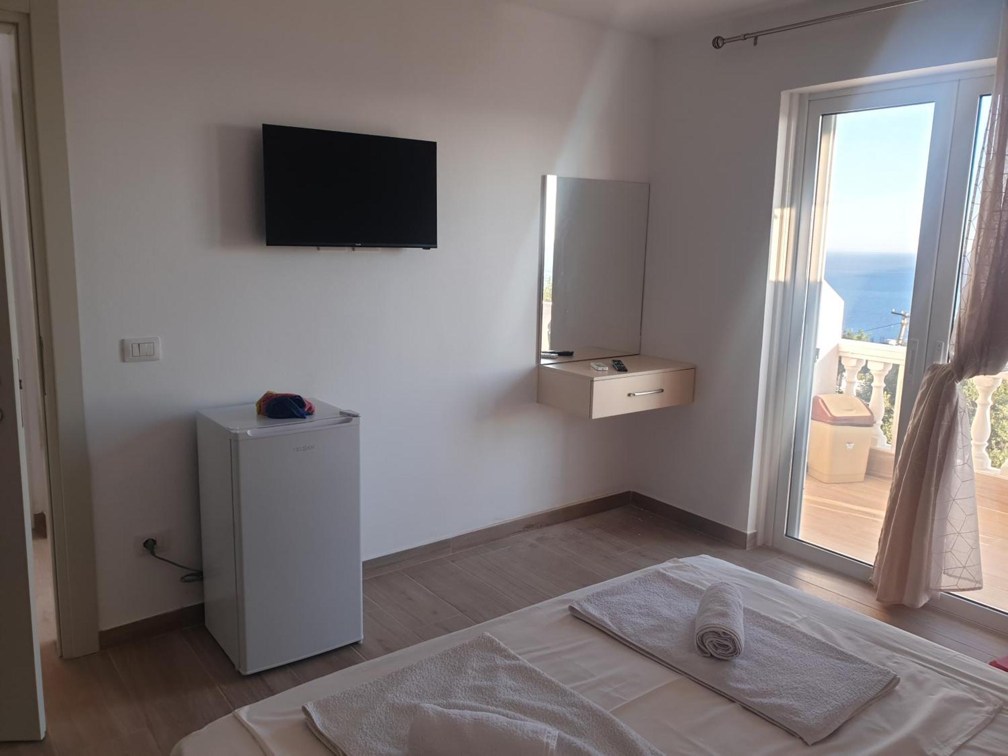 Rooms By George Dhërmi Dış mekan fotoğraf